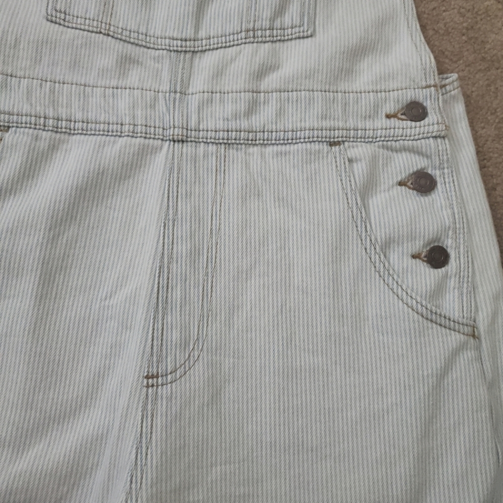 NWT Levi's * Denim Shortalls Overalls Bib Blue Striped - Picture 9 of 10